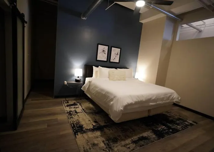 Apartment 3e *new* Huge! Spacious 3 Bedroom In Oakland That Sleeps 12! *