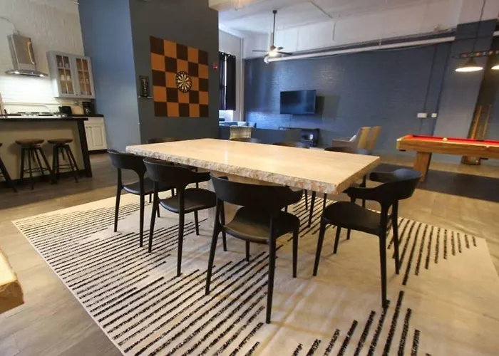 3e *new* Huge! Spacious 3 Bedroom In Oakland That Sleeps 12! Apartment Pittsburgh