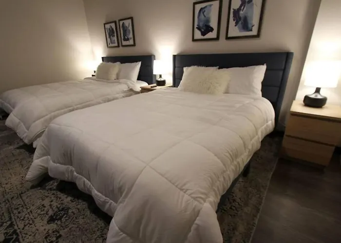 3e *new* Huge! Spacious 3 Bedroom In Oakland That Sleeps 12!