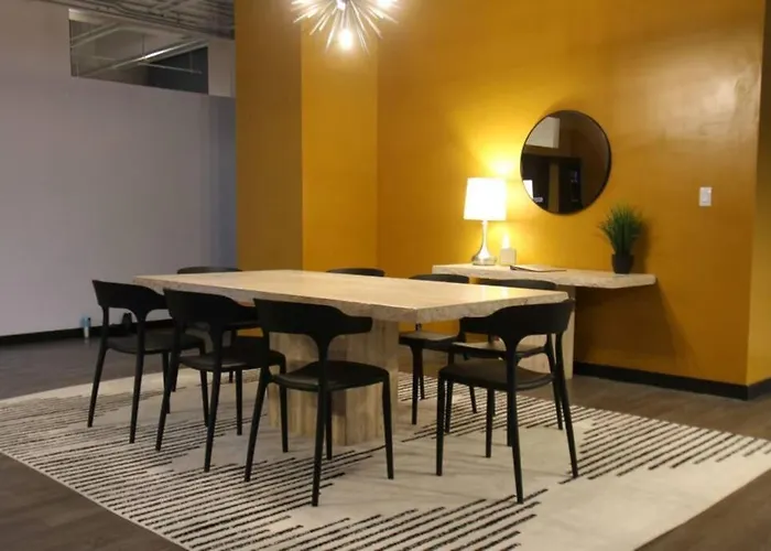 Apartment 3e *new* Huge! Spacious 3 Bedroom In Oakland That Sleeps 12!